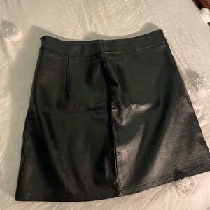 Elegant Black Leather Mini Skirt
